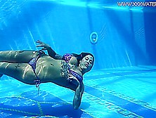 Big Boobs And Big Ass Underwater - Heidi Van Horny