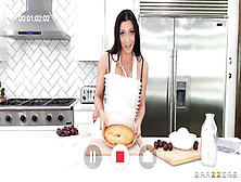 Kinky Online Cooking With Rachel Starr