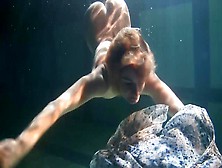 Hot Big Bouncing Tits Underwater In The Pool