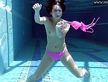 Seductive Underwater Shoot With Tight Teen Jessica Lincoln