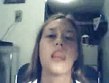 Webcam - Amateur Girl Strips