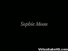 Sophie Moon Fingering Masturbating