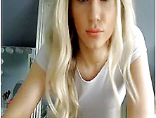 Juvenile Super Filthy Blonde Lady-Man Lovebird Cam