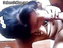 Une Jeune Fille Sexy Devant Sa Webcam
