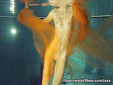 Underwatershow Video: Nastya