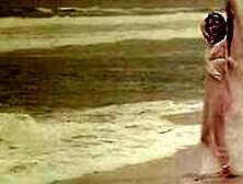 Gabrielle Lazure In La Belle Captive (1983)