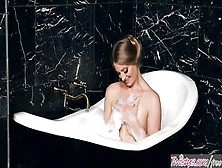 Twistys Solo Bath Tub Time With Veronica Weston