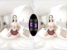 Lady Gang Gets Her Wet Pussy Fingered & Fisted In Virtual Reality