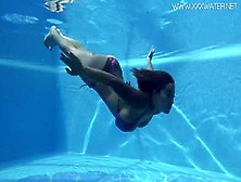 Breath Taking Underwater Show With Busty Teen
