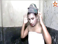 Sexy Indian Steaming Bhabhi Loving In Bathroom Mms