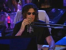 Howard Stern Tries To Seduce Tranny But Rejected