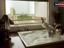 Carolina Gomez Nude In Hot Tub – Federal
