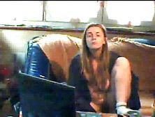 Webcam Girl Amateur Pissing Bowl