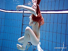 Hot Relaxing Underwater Show With Hot Girls