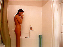 Teen Shaving Her Wet Pussy While Showering