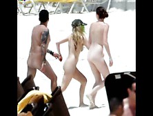 Avril Lavigne Nude At The Beach With Friends