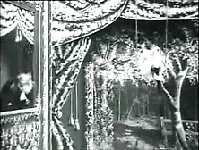 Stripping Trapeze (1901) - Thomas Edison