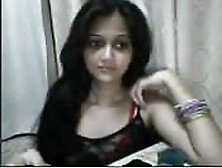 Douce Femme Indienne Essaie Sa Nouvelle Webcam