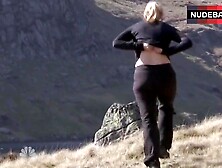 Kate Winslet Without Bra – Running Wild With Bear Grylls