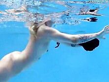 Mimi Cica Gets Vulgar Underwater And Nude