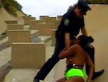 Curvy Ebony Fucks White Cop To Avoid Jail