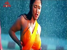 Amazing Bollywood Video With A Gorgeous Indian Star