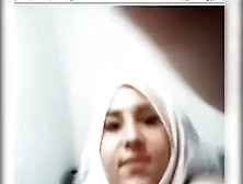 Hijab Girl Faps On Webcam