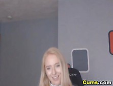 Sexy Blonde Webcam Babe Masturbate Her Pussy