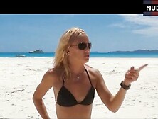 Kate Hudson In Bikini On Beach – Fool's Gold