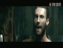 Behati Prinsloo In Maroon 5 - Animals (2014)