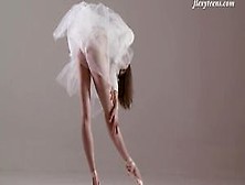 Natural Boobs Ksyuha Zavituha Doing Nude Gymnastics