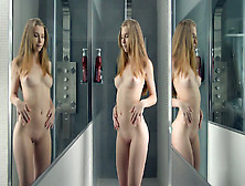 Cute Babe Kortny Is Demonstrating Her Naked Body