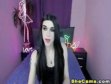 Beautiful Tranny Showing Her Sexy Body On Cam