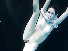 Actual Mermaid Super Hot Babe Underwater
