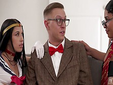 Straight – Lusty Students Fuck With A Nerd