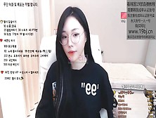 超甜的韩国妹子极品身材主播Bj美女跳舞制服诱惑直播第一季