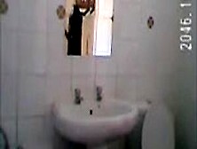 Desi Indian Lady Bathroom Video Recording