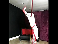 Women Pole Dance On Onlivegirls.com
