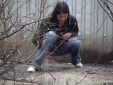 Girls Pissing Voyeur Video 20