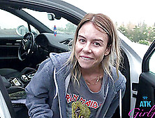 Amateur Hitchhiker Summer Vixen Shows Her Gratitude With A Bj