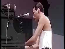 Queen At Live Aid 1985
