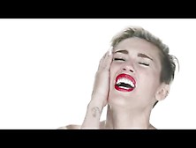 Miley Cyrus Naked In Her New Music Video