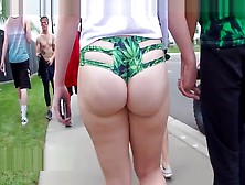 Teen With Big Juicy Bubble Butt Walking Showing Her Ass!