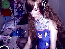 Piggin-Out-And-Playing-Games-With-D-Va
