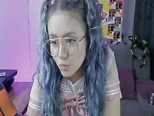 Webcam Plays Sexy And Plays With Her Feet And Dildo