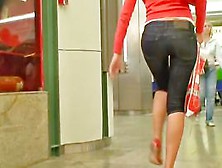 Wonderful Blonde With Tight Ass Was Filmed In The Mall