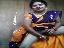Good-Looking Bhabhi Milf Playing With Her Wet Pussy