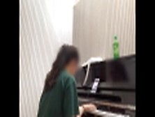 巨乳钢琴才女弹完琴被我带去酒店操，