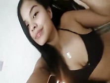 Morena Com Um Bundão Sensualizando Peladinha