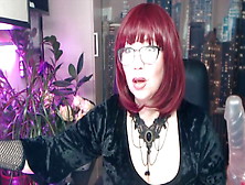 Hard Private Show Of A Charming Old Whore With Glasses!